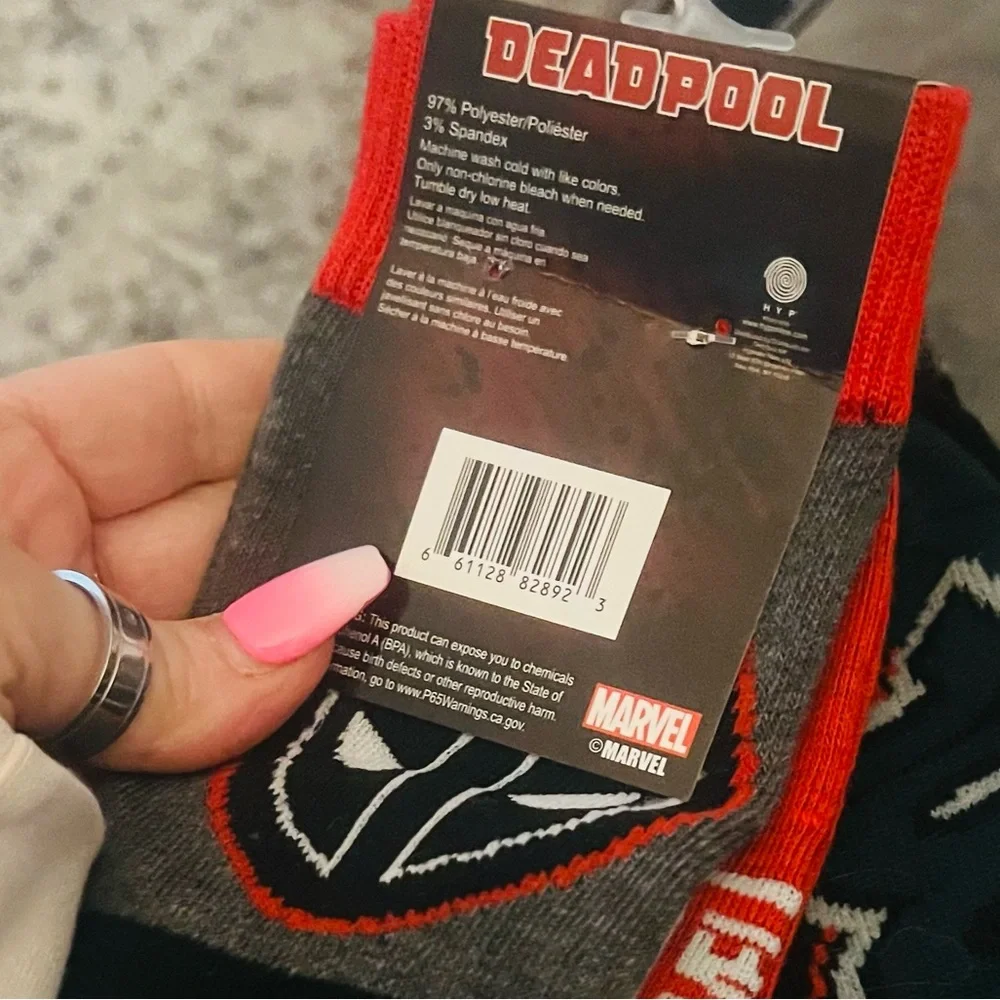 MARVEL DEADPOOL 2 PAIR CREW SOCKS